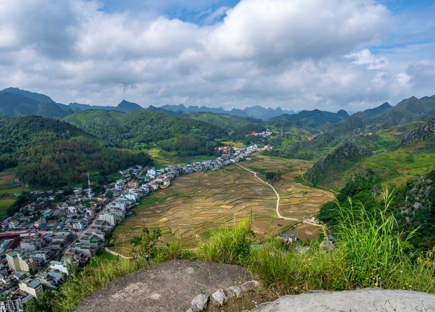 /fm/Files//Pictures/Ido Uploads(1)/Asia/Vietnam/Ha Giang/Ha Giang - High View Mountain Valley - NS.jpg